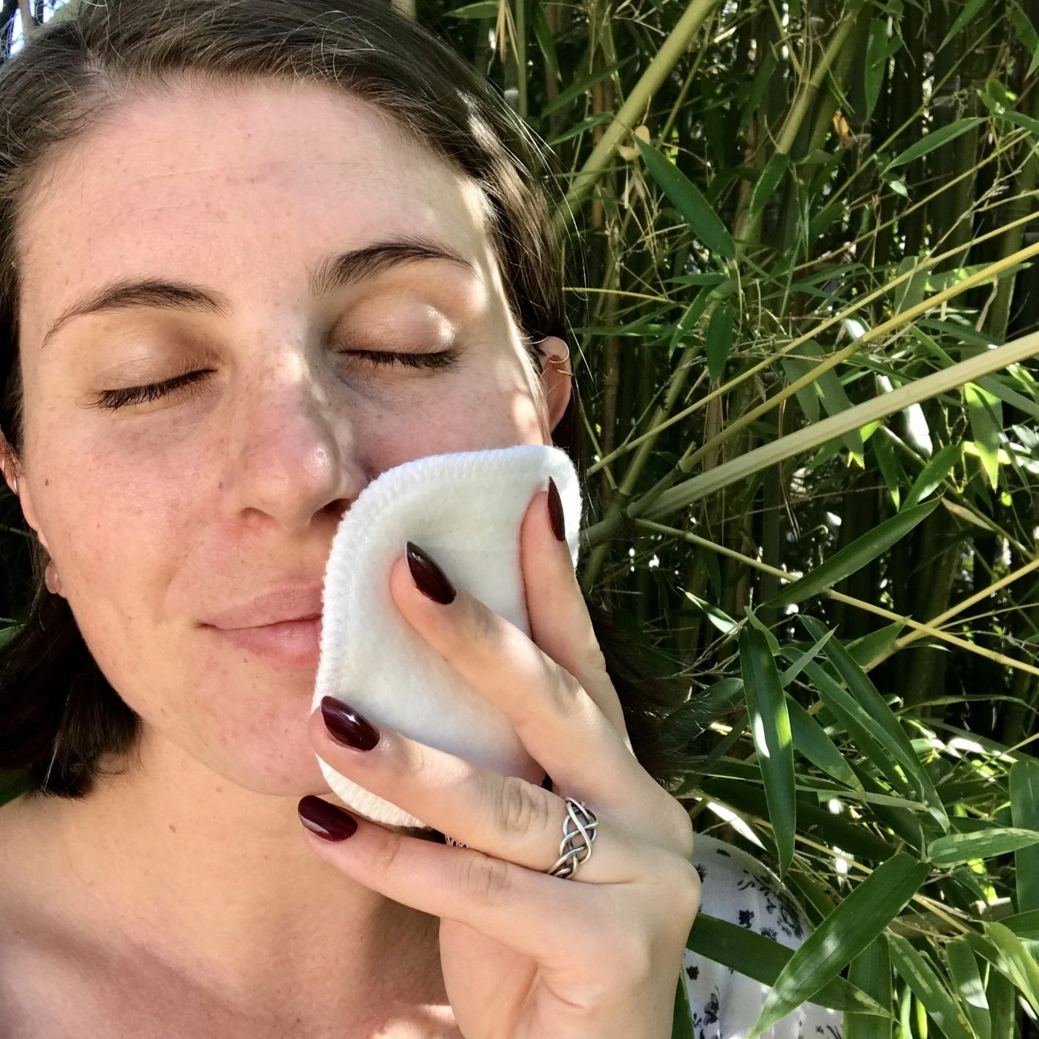4 Deluxe Facial Rounds: Bamboo - Image 2