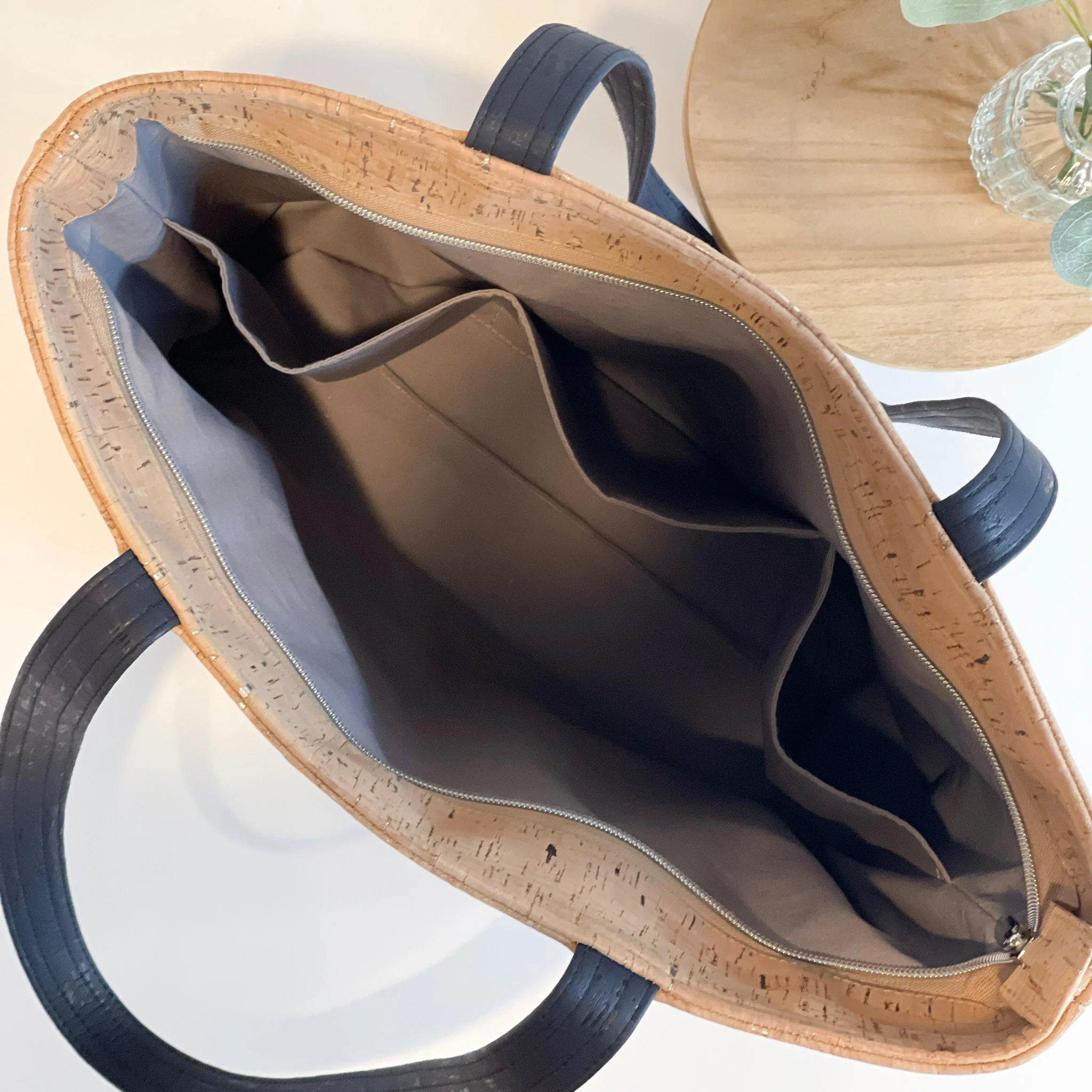 ADVOCATE zippered tote | COAL - Image 2