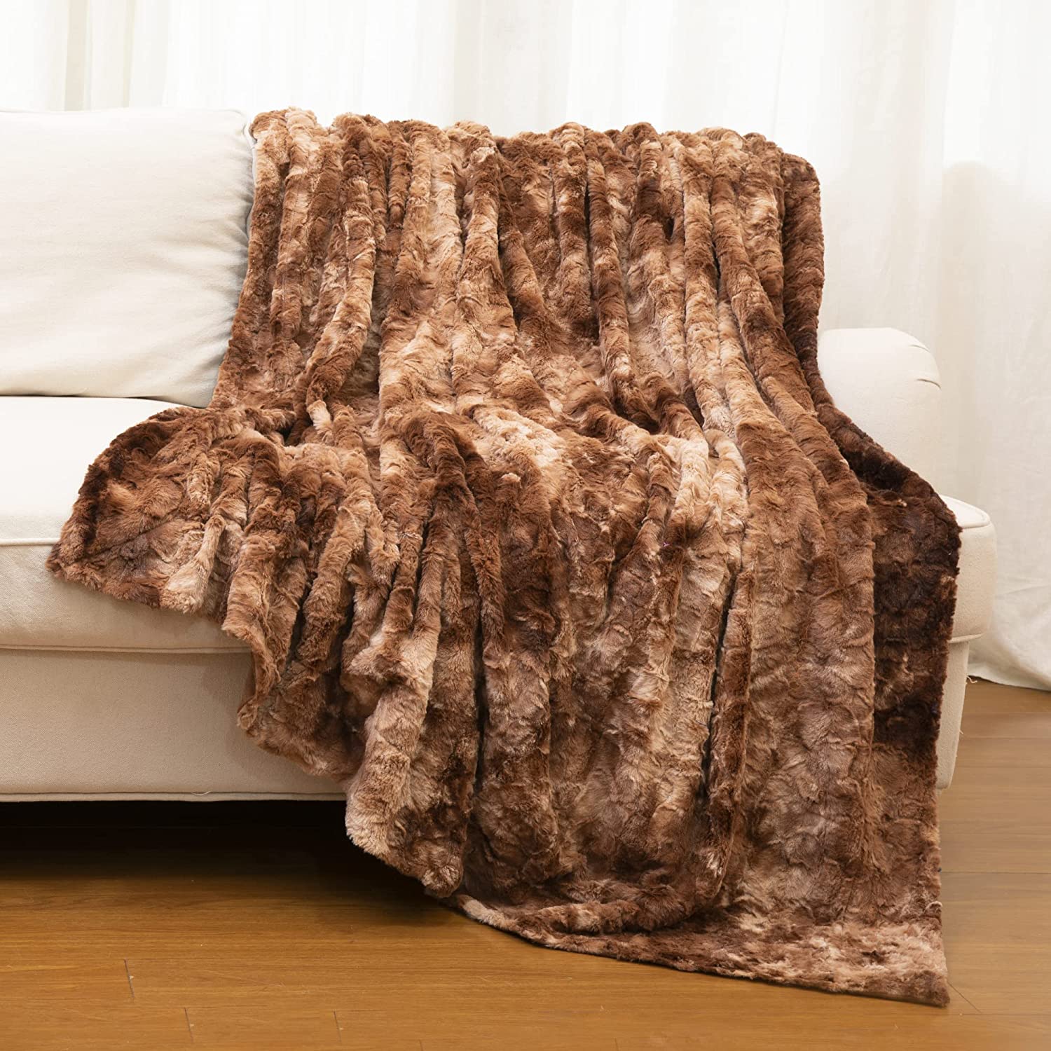 Cheer Collection Faux Fur Throw Blanket for Couch, Beds, Bedroom and Living Room - Image 16