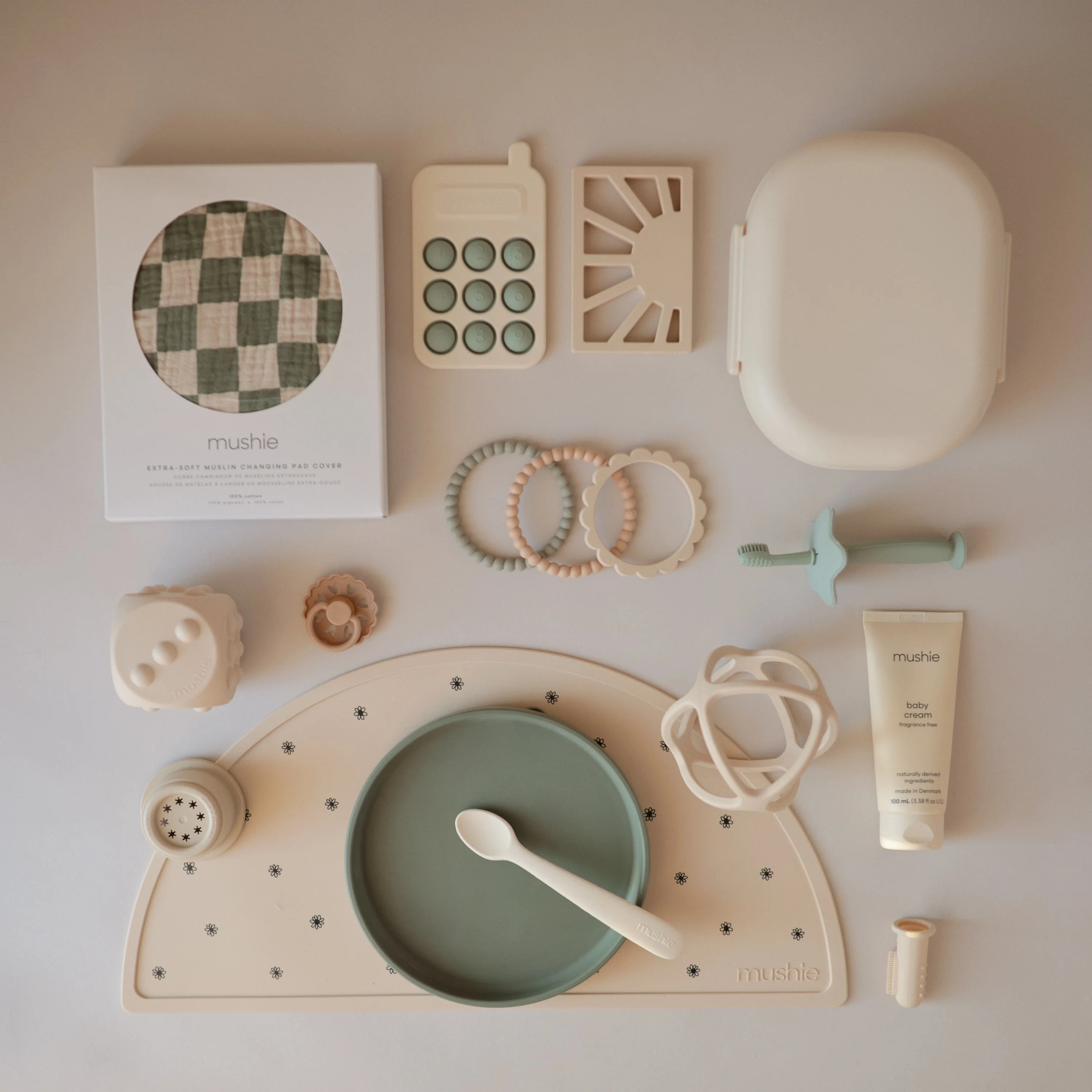 Classic Silicone Suction Plate - Image 54