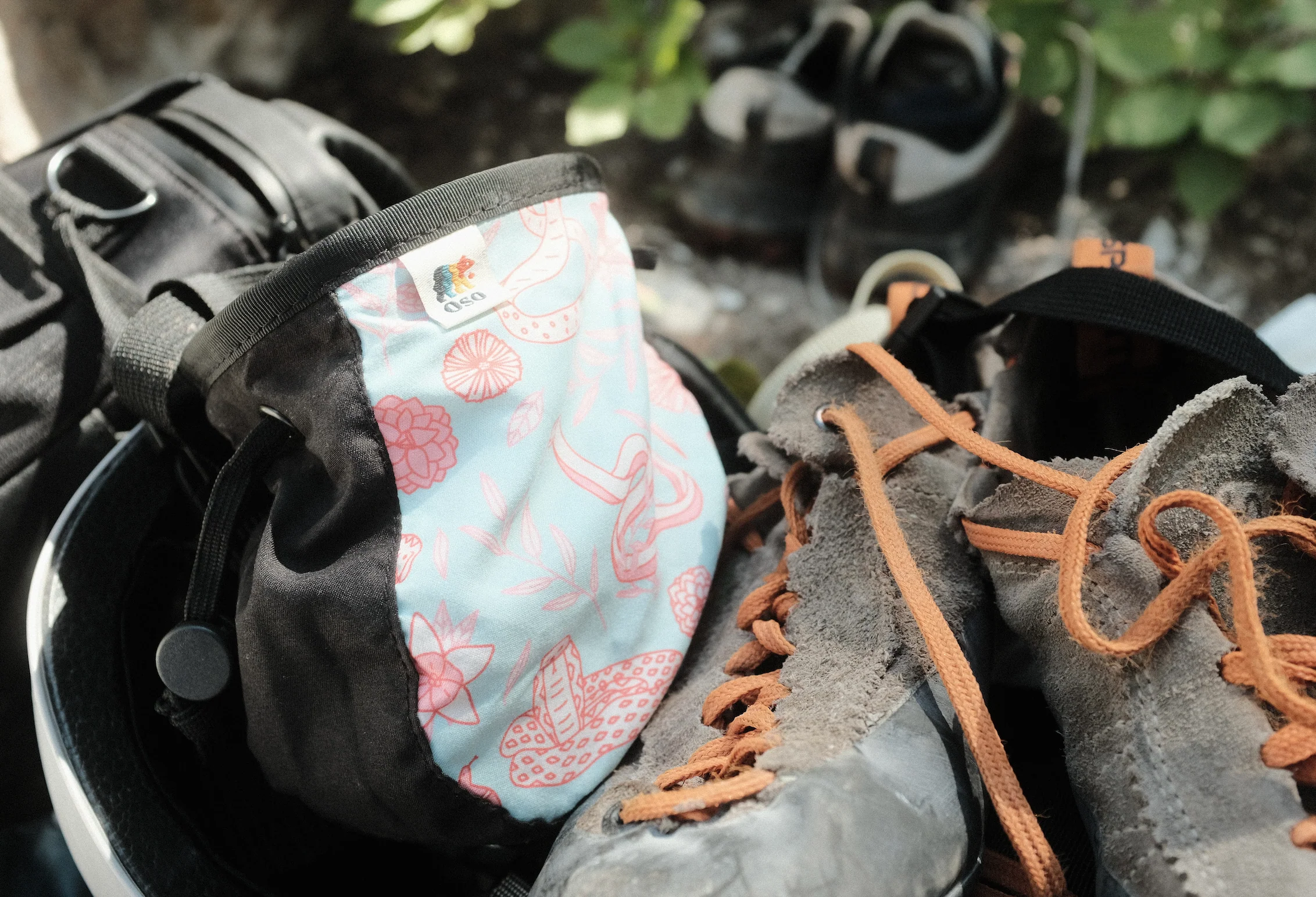 Climbing Essentials Chalk Bag - Image 8