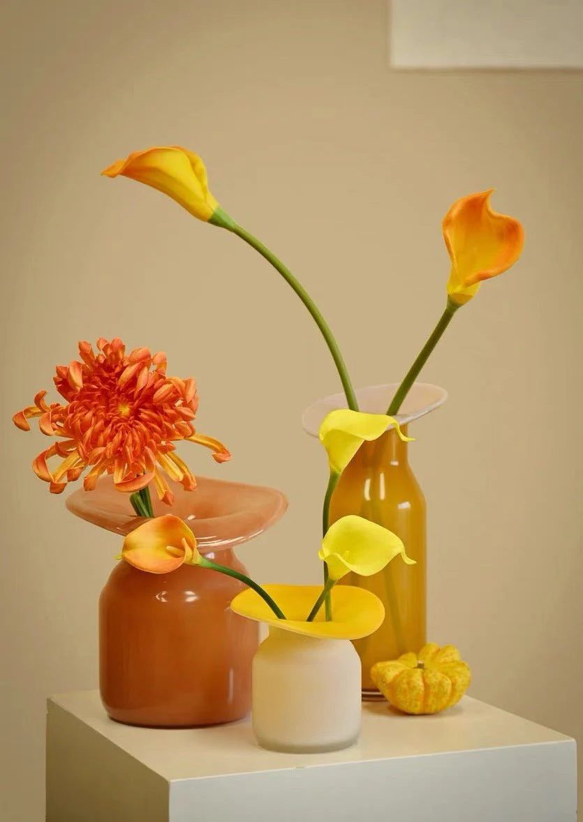 Contemporary Decorative Blooming Vase - Whimsical Eclectic Centerpiece Vases for Wedding & Dinner Party - Image 3