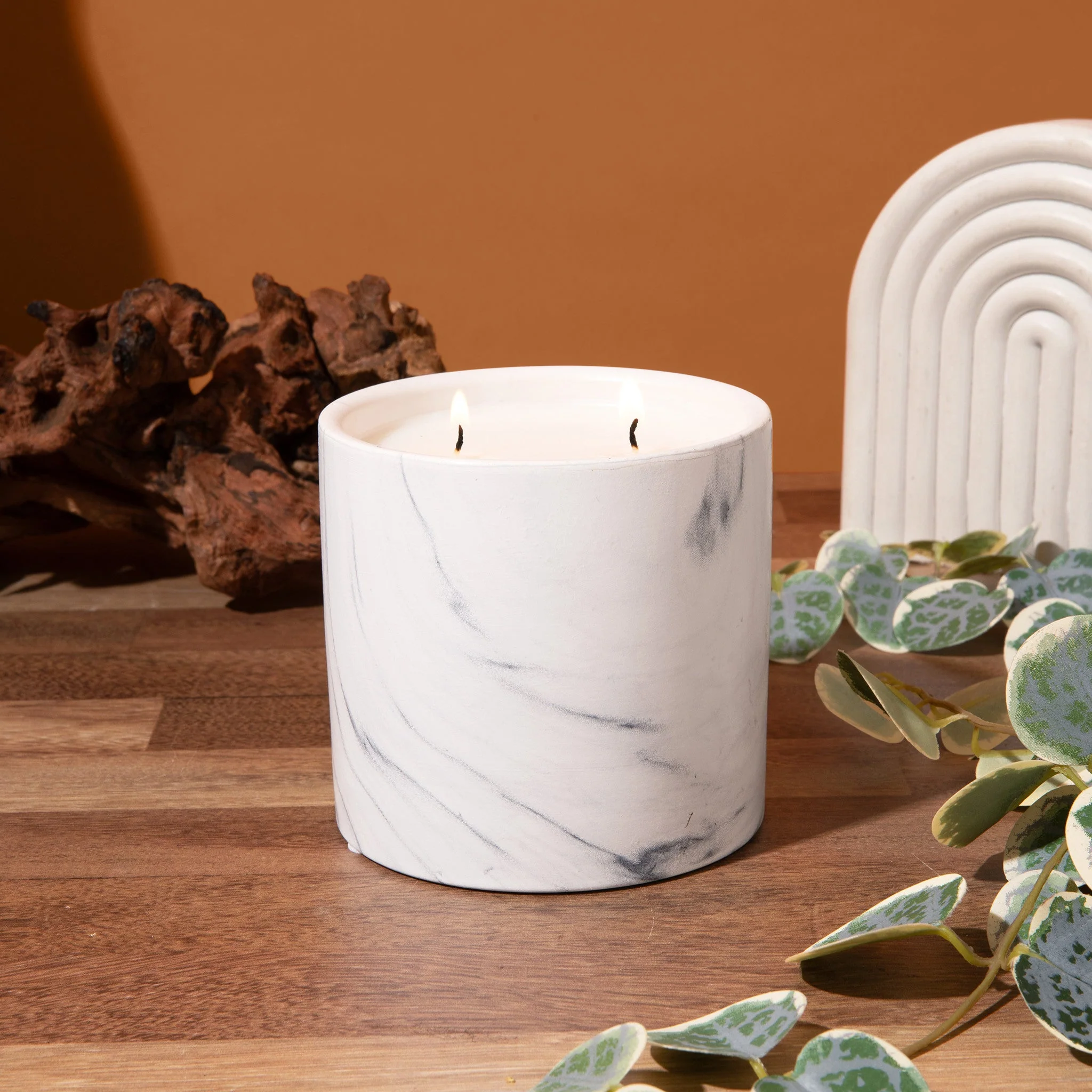 Dewy Schnozberry White Marble Candle 17oz - Image 4