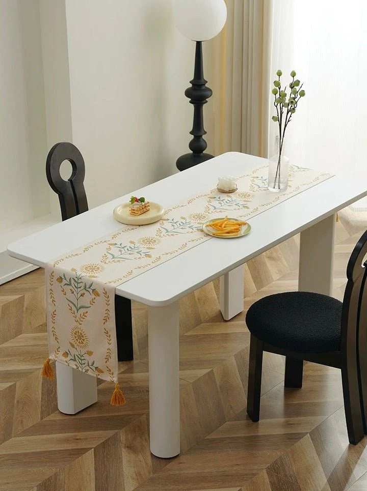 French Style Floral Table Runner - Image 2