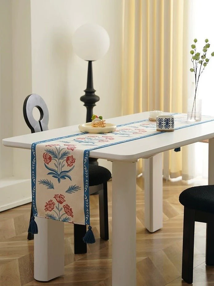 French Style Floral Table Runner - Image 3