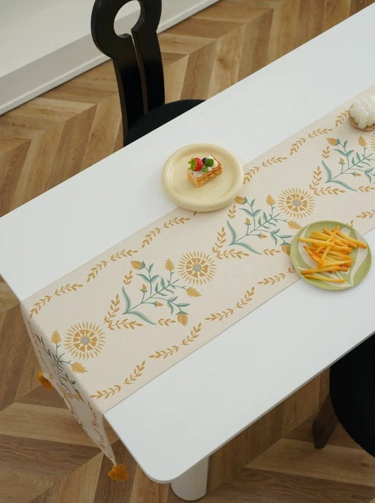 French Style Floral Table Runner - Image 8