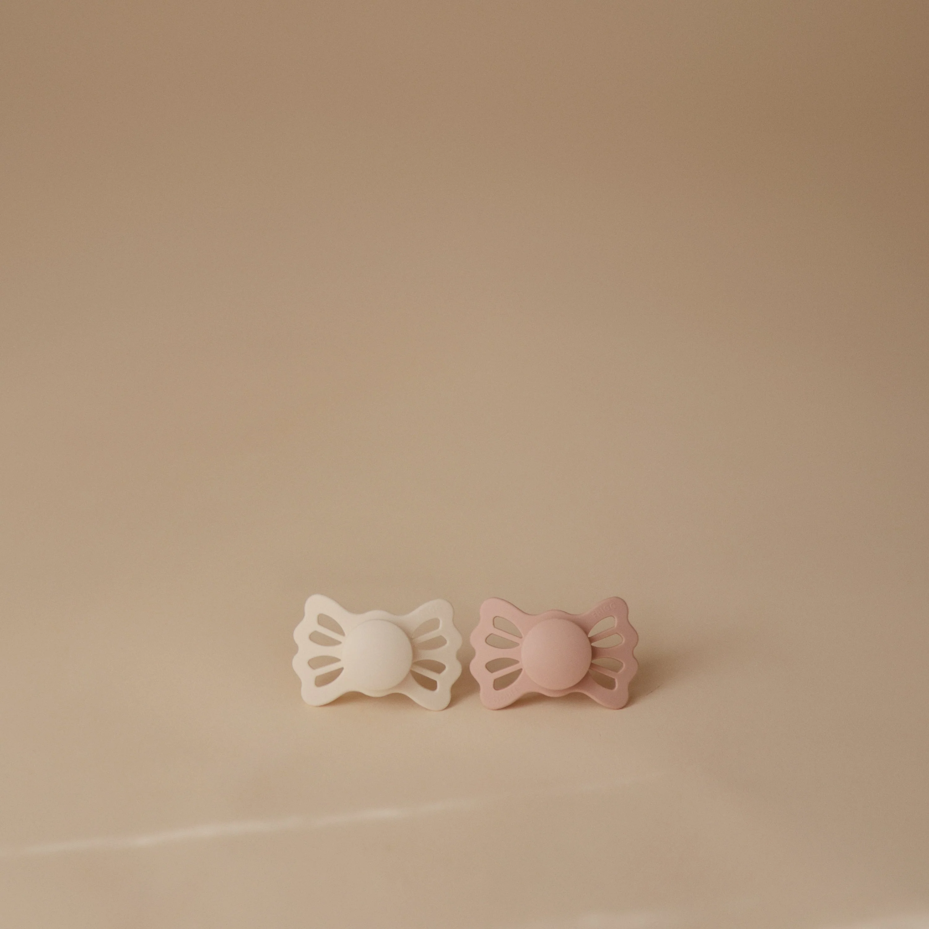 FRIGG Lucky Symmetrical Silicone Pacifier 2-Pack (6-18 Months) - Image 25