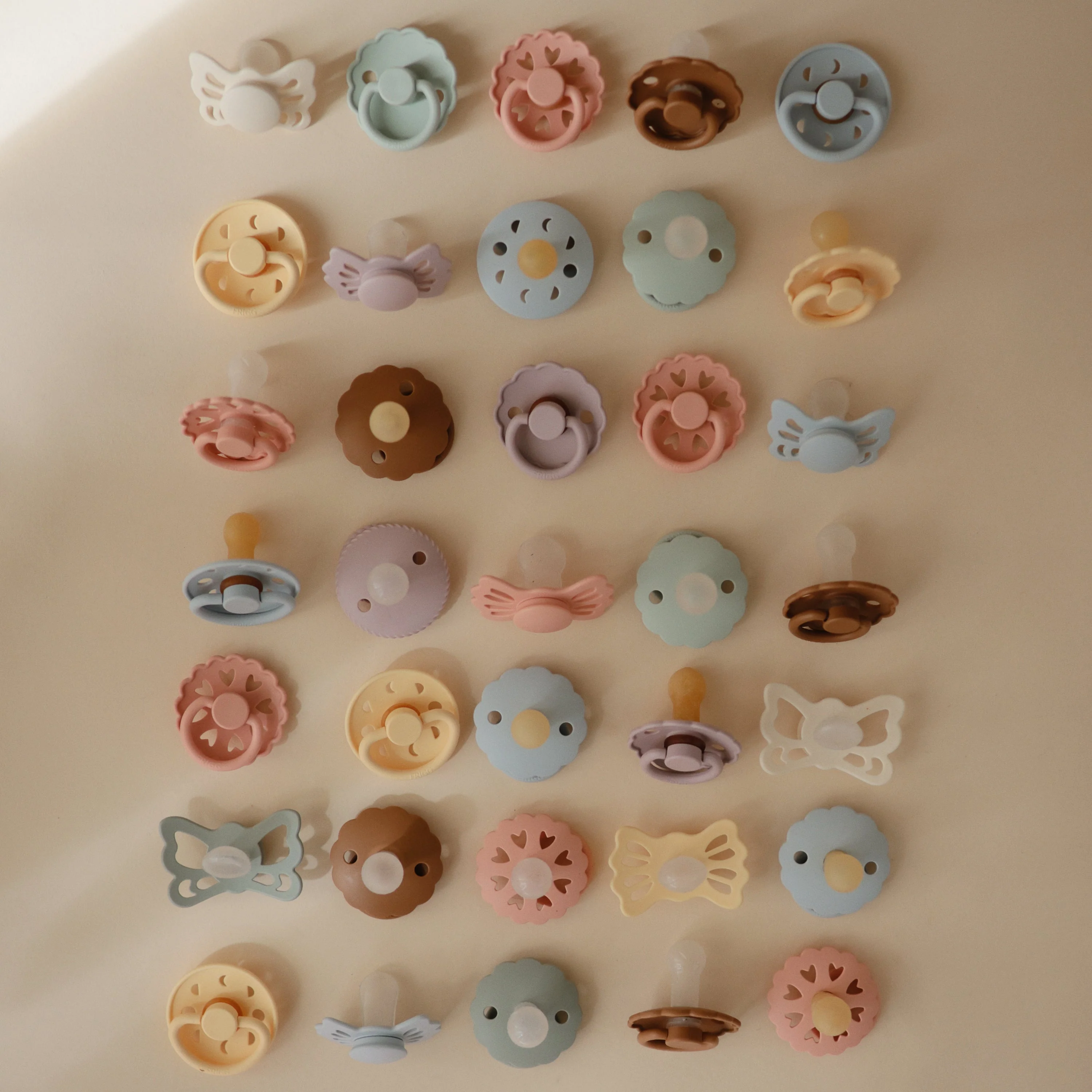 FRIGG Lucky Symmetrical Silicone Pacifier 2-Pack (6-18 Months) - Image 54