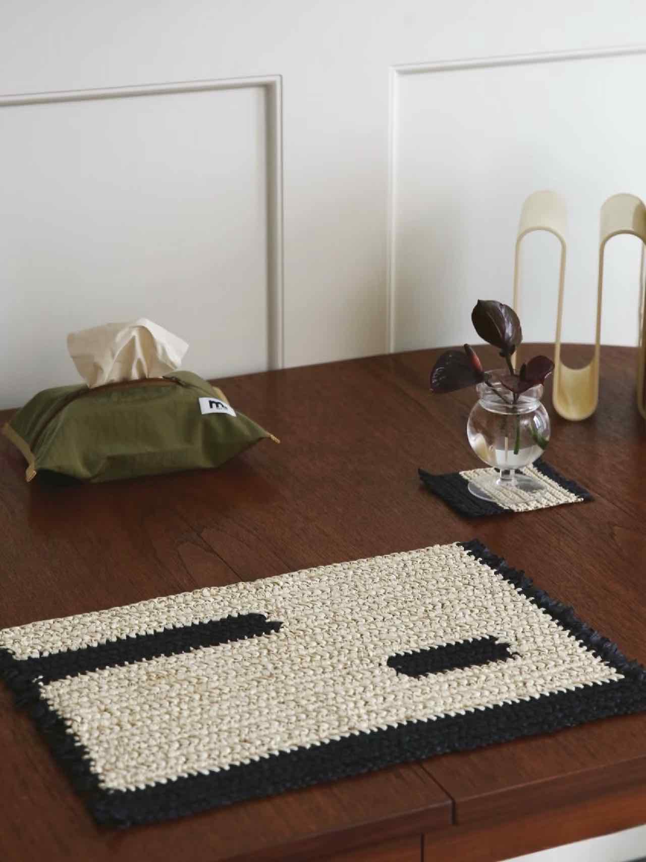 Handmade Retro Nordic Woven Reed Placemat Set of 4 Pcs for Elegant Table Setting - Image 5