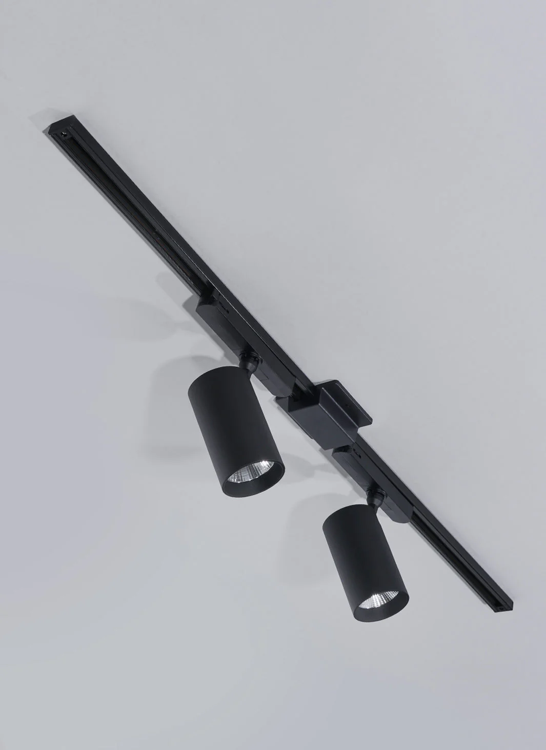 Hardwired Highland™ Track Light System - Image 13