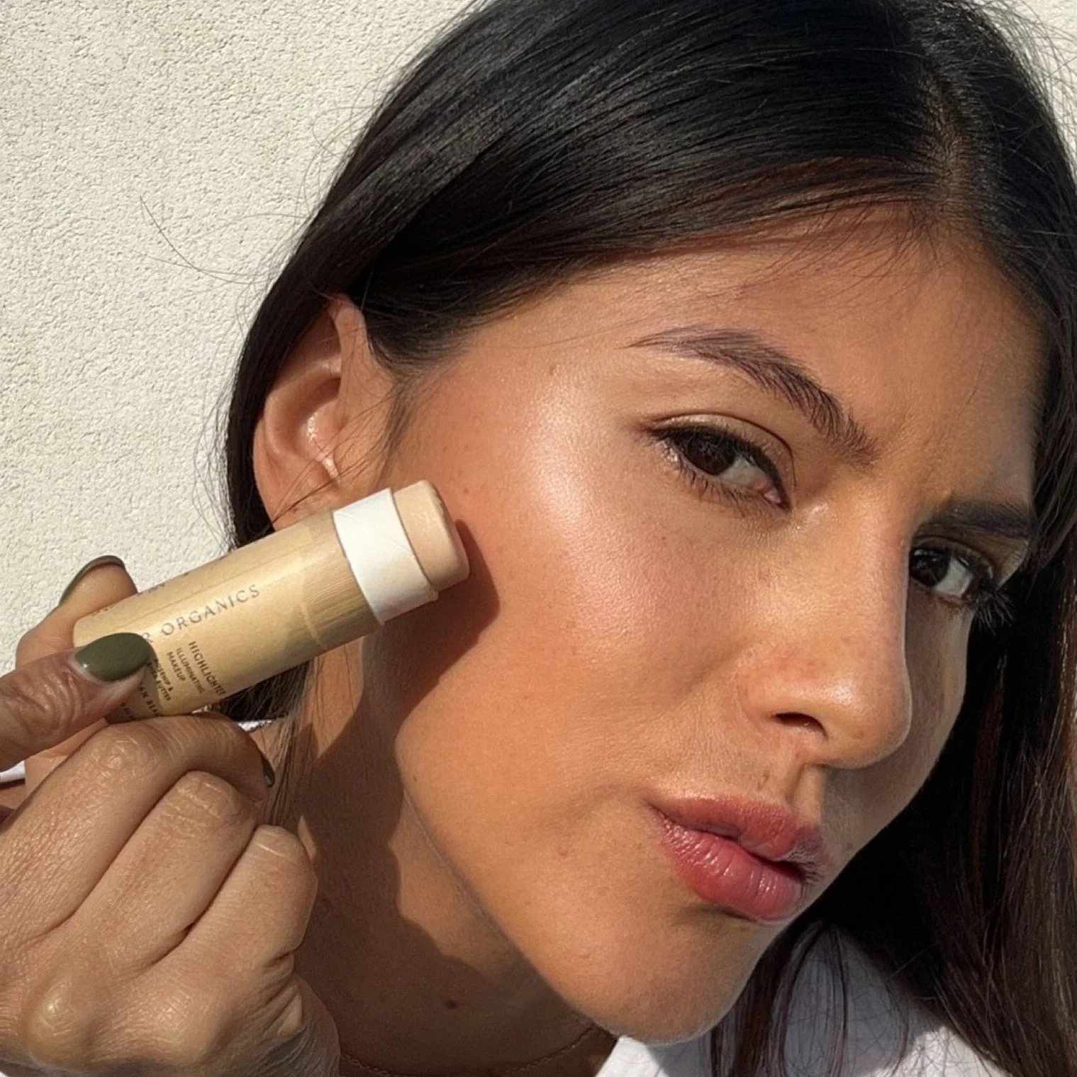 Illumi Cream Vegan Highlighter Stick - Image 2
