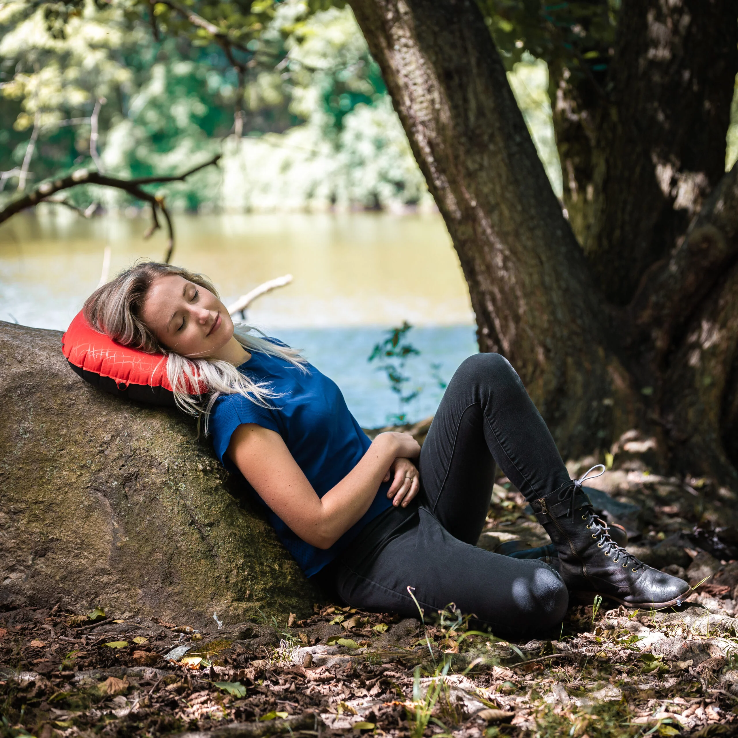 Inflatable Camping Pillow - Image 9