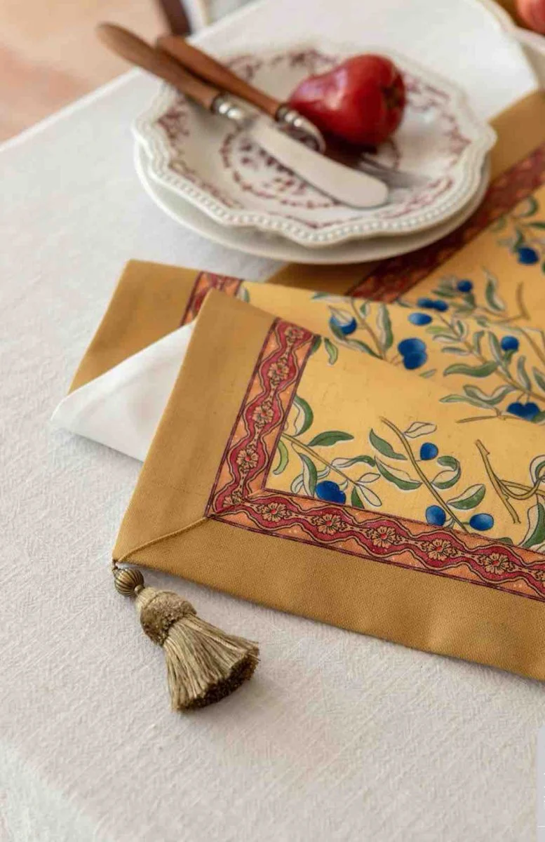 Italian Floral Decorative Table Runner for Elegant Table Setting - Image 4