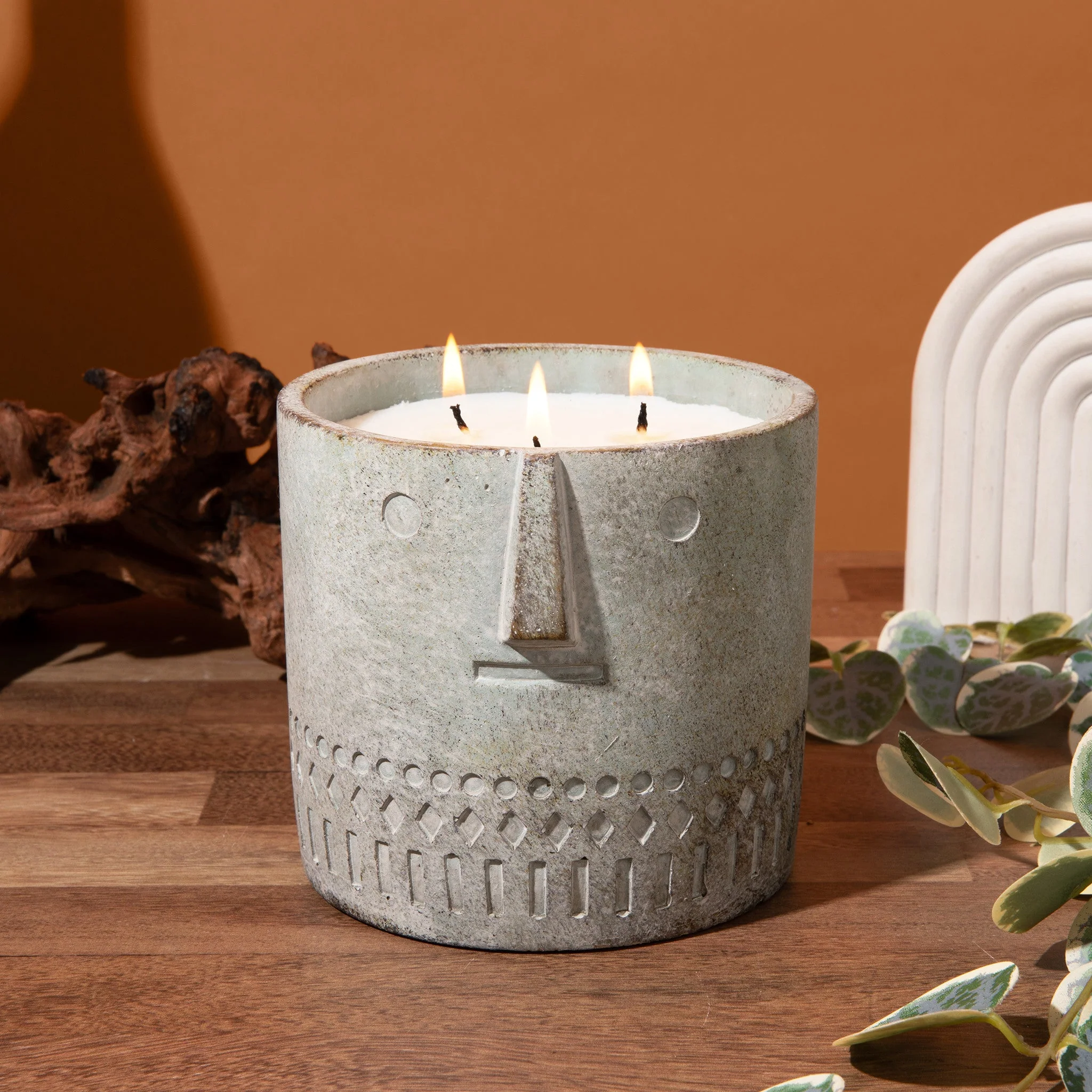 Natural Eucalyptus Stone Face Candle 27oz - Image 4
