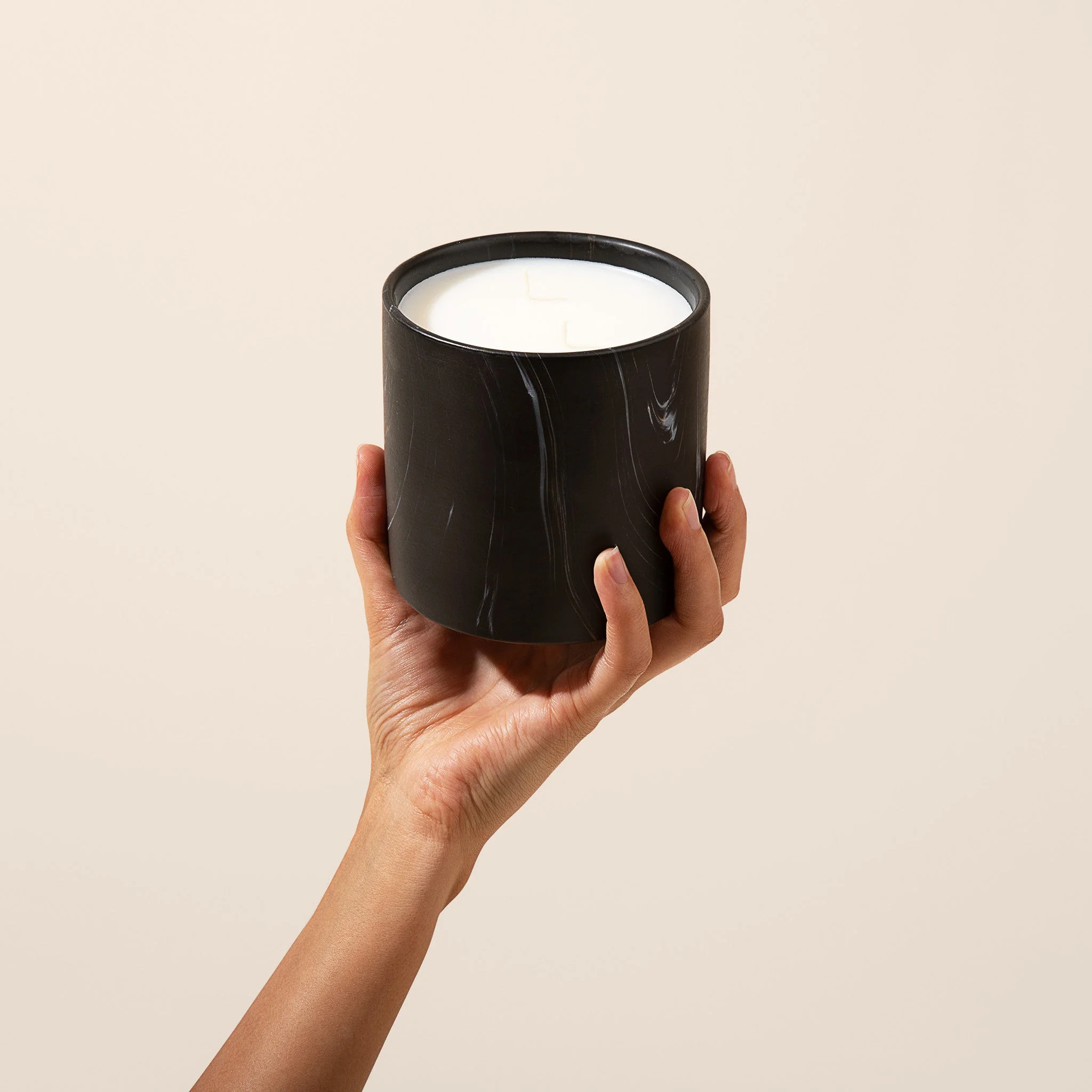 Natural Vanilla Orchid Black Marquina Candle 17oz - Image 5