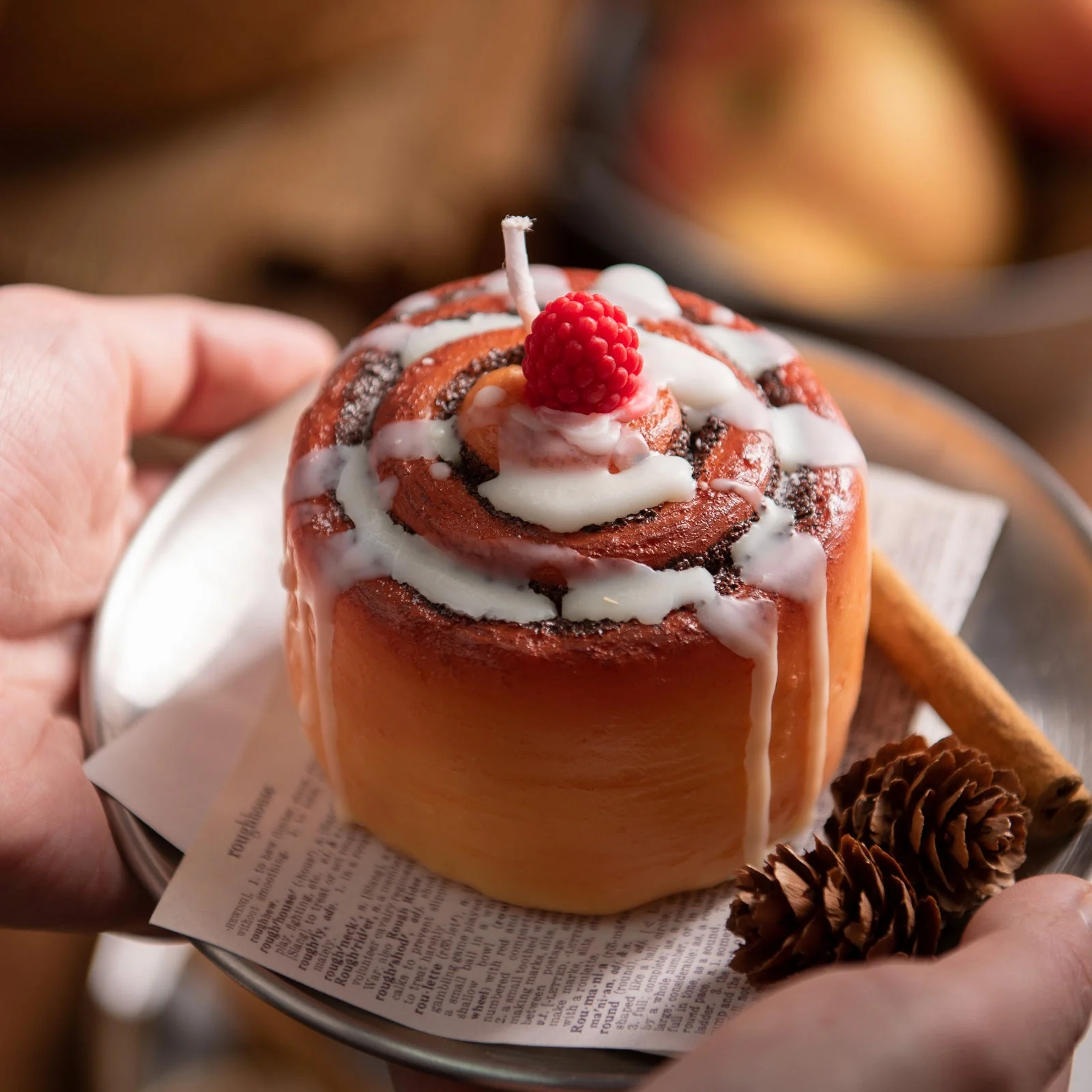 Raspberry Cinnamon Roll Scented Candle - Image 2