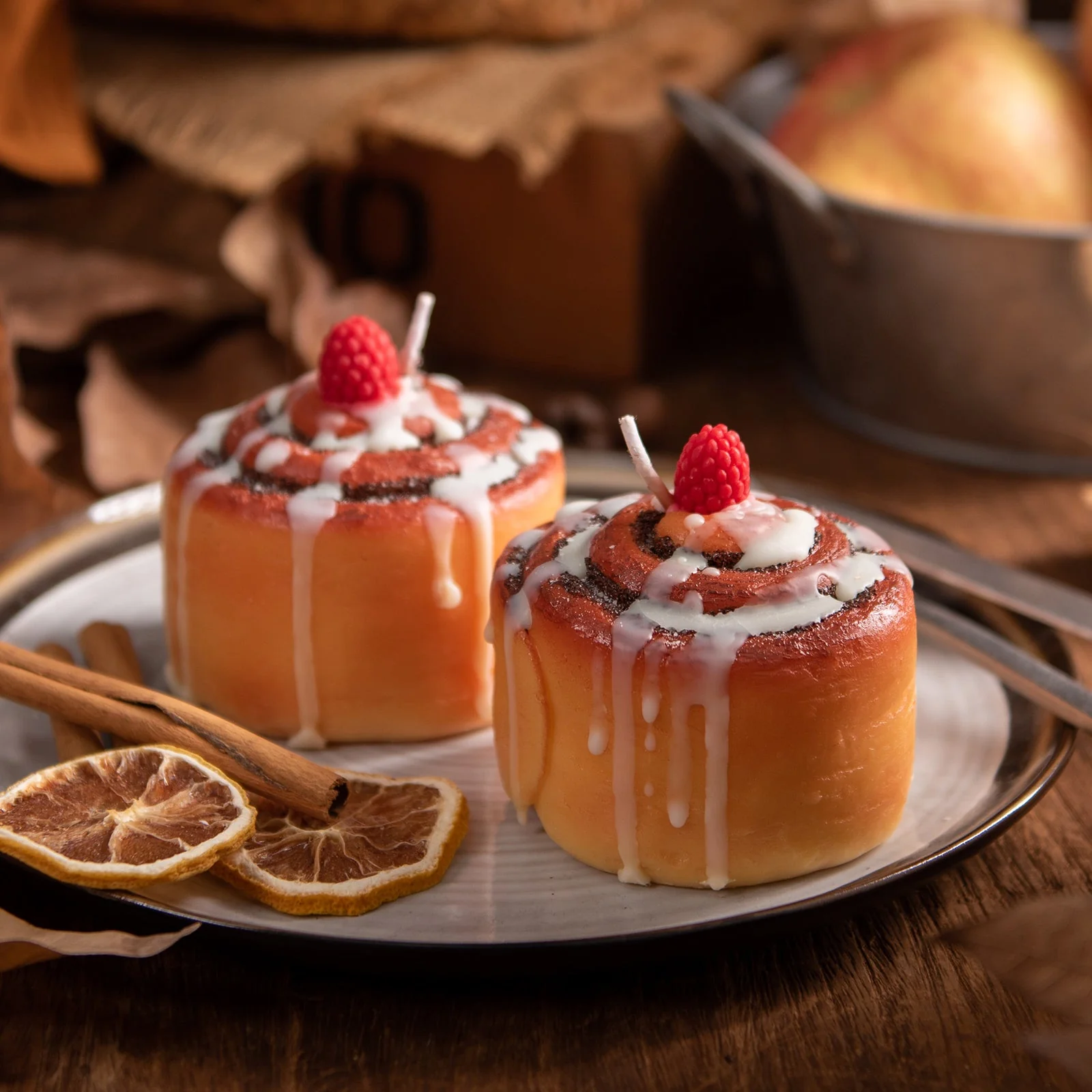 Raspberry Cinnamon Roll Scented Candle - Image 3
