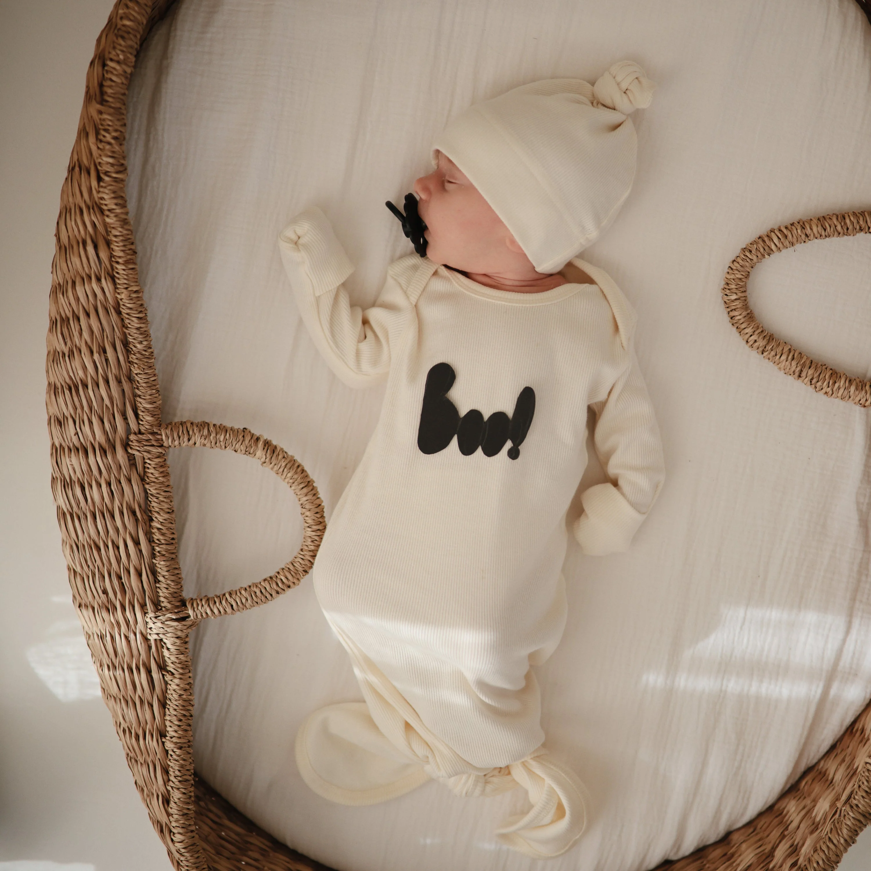 Ribbed Knotted Baby Gown + Beanie - Image 3