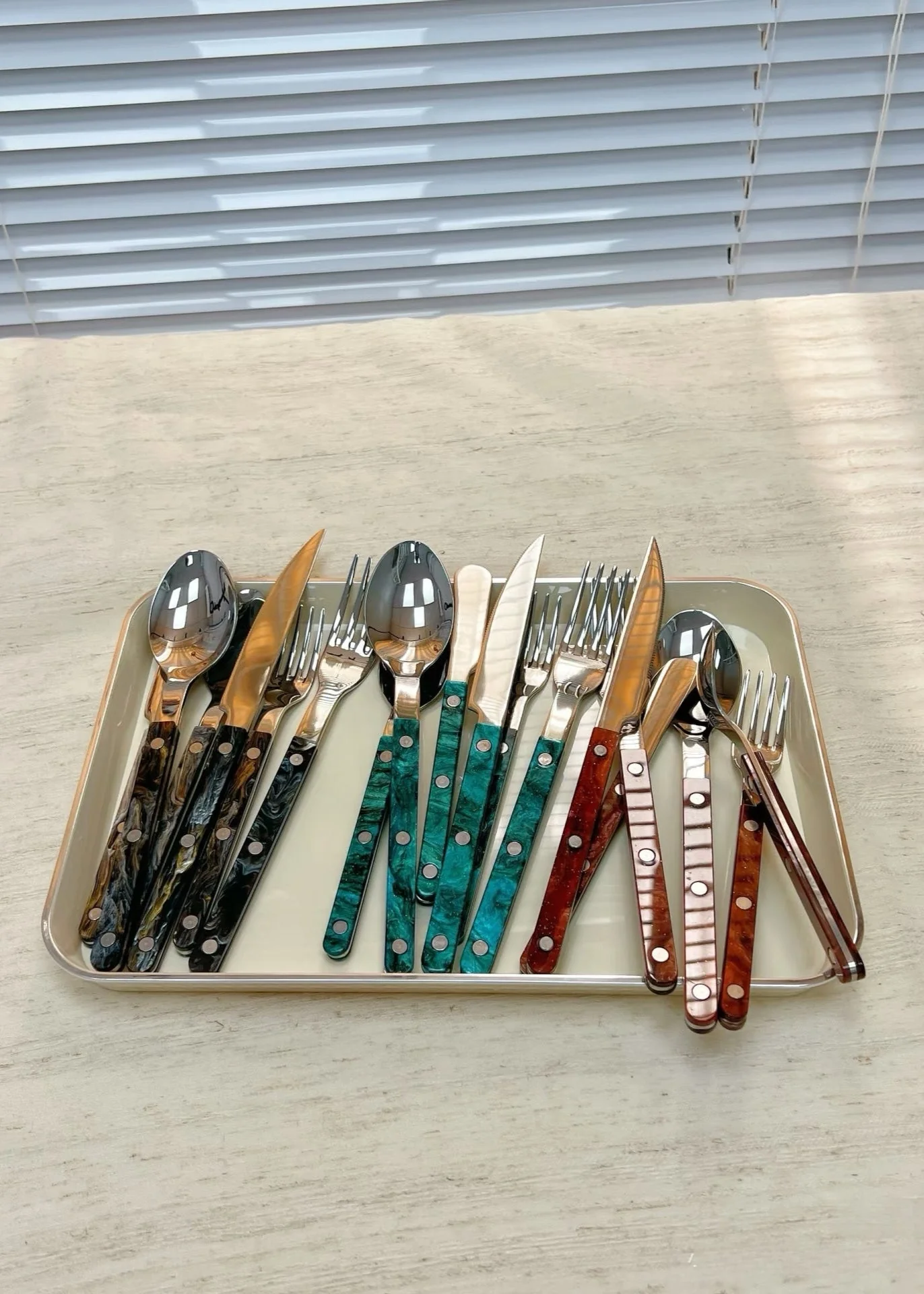 Set Of 10 Pcs Modern Elegant Terra Flatware - Bistrot Style Cutlery Silverware Set - Image 9