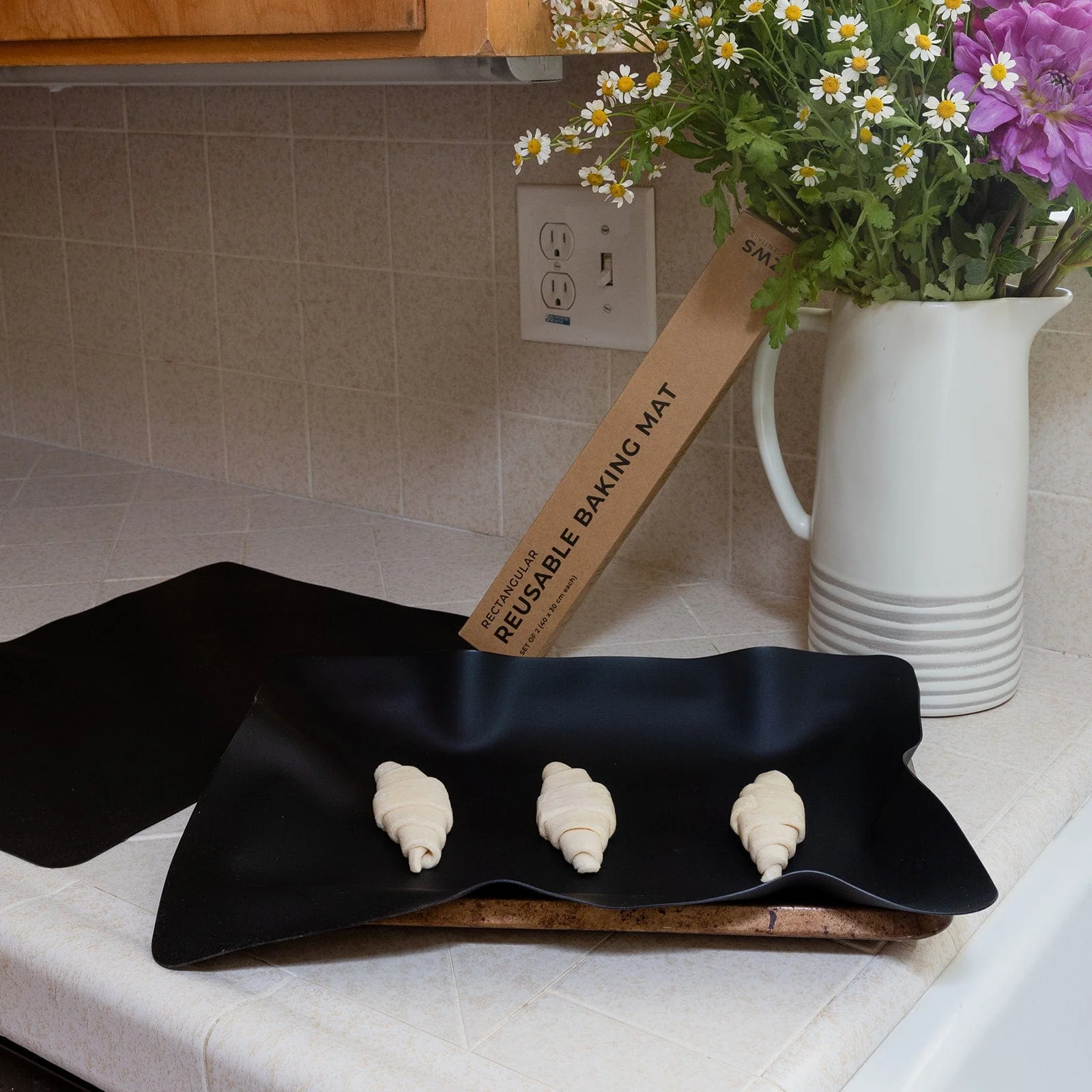 Silicone Baking Mat 2-Pack - Rectangle and Round - Image 4