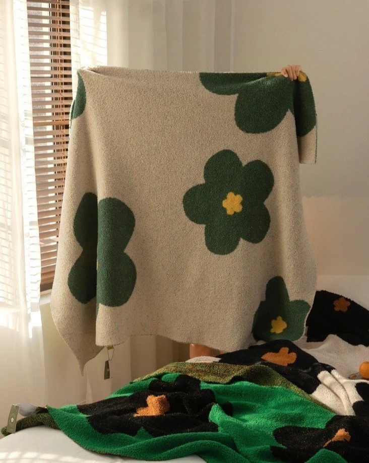 Ultra Soft Microfiber Sunflower Pattern Throw Blanket - Image 9